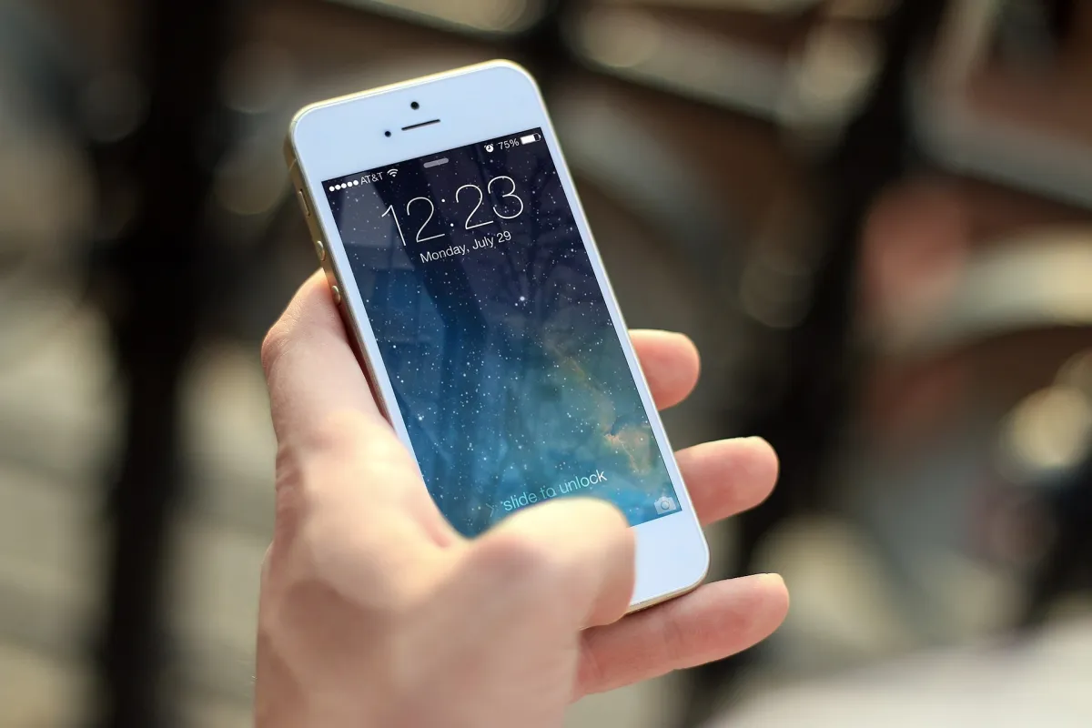 Welche Frequenzen nutzt AT&T 2023 ?